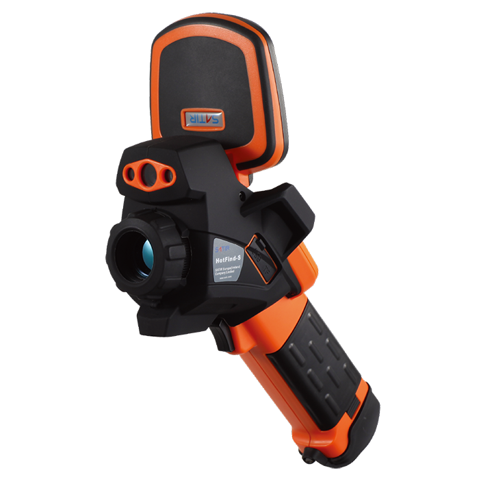 Cámara infrarroja automotriz SATIR NV628 compacta, diseñada para conducción nocturna segura y detección de peatones en condiciones de baja visibilidad.<br />
