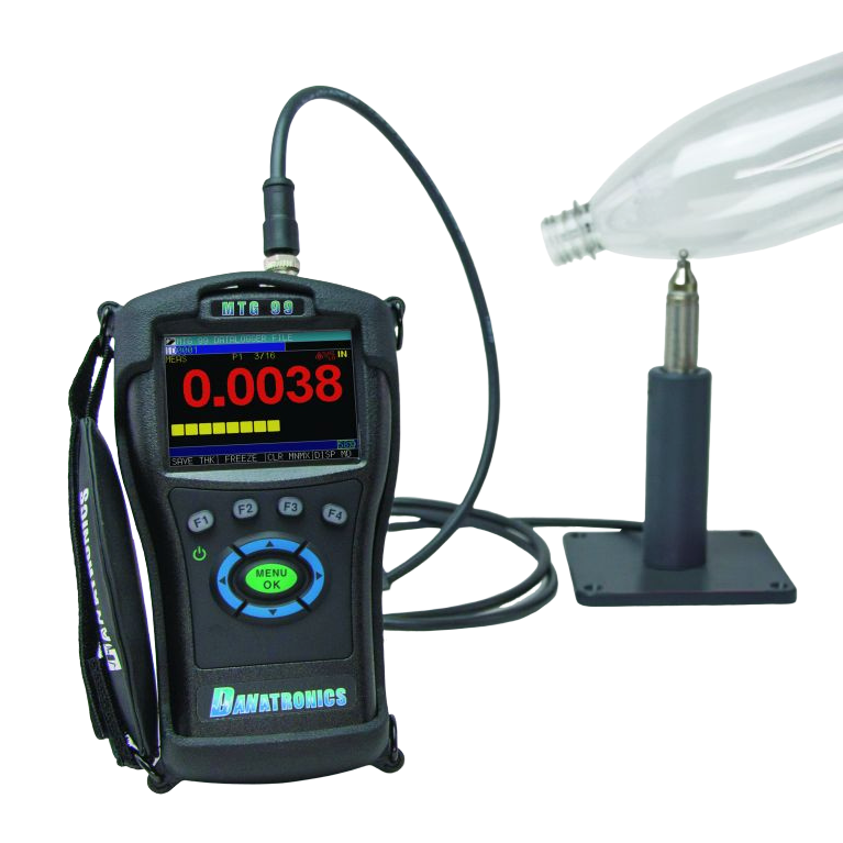 Cámara infrarroja automotriz SATIR NV628 compacta, diseñada para conducción nocturna segura y detección de peatones en condiciones de baja visibilidad.<br />
